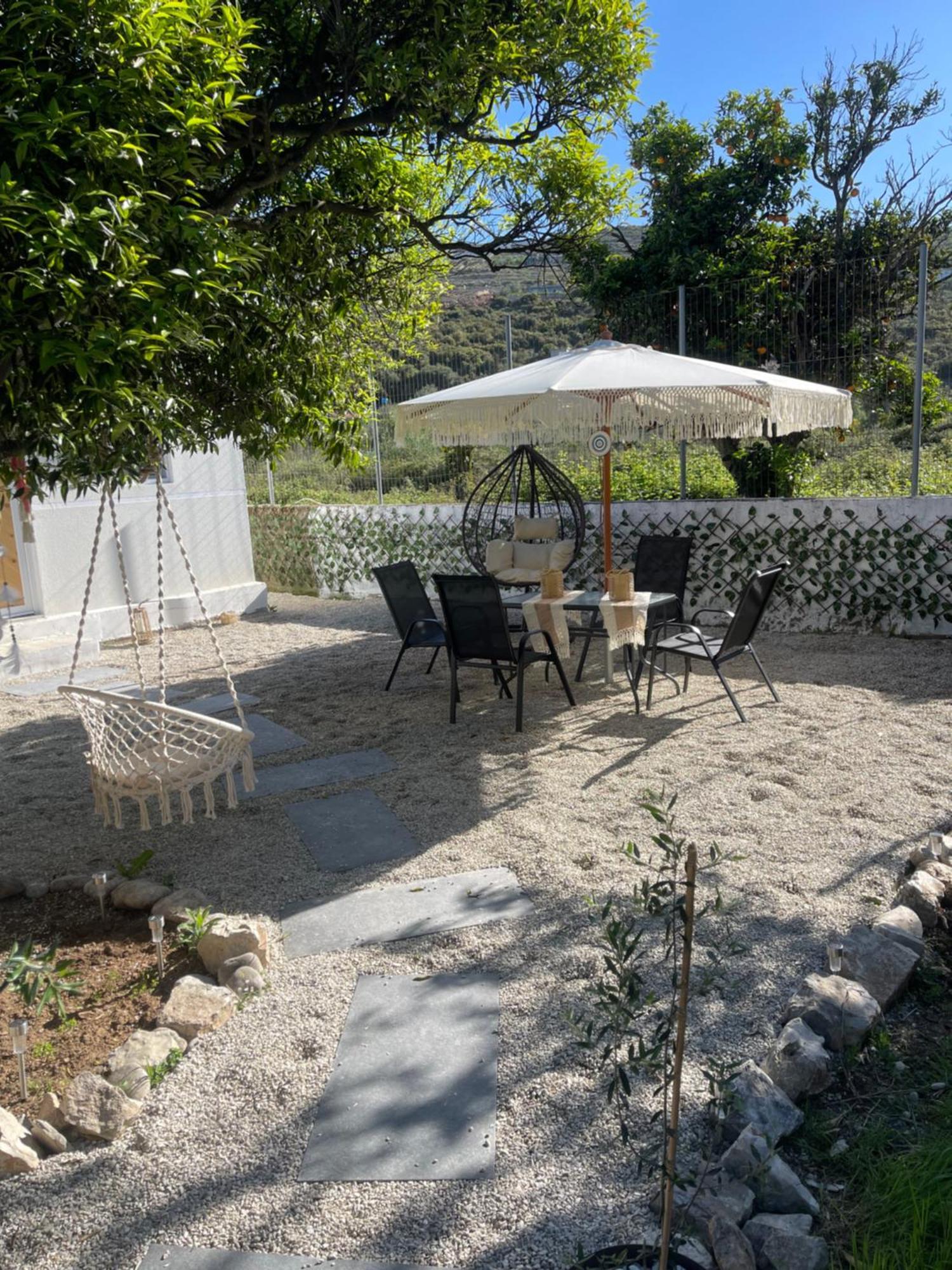 Little 2 * Himara