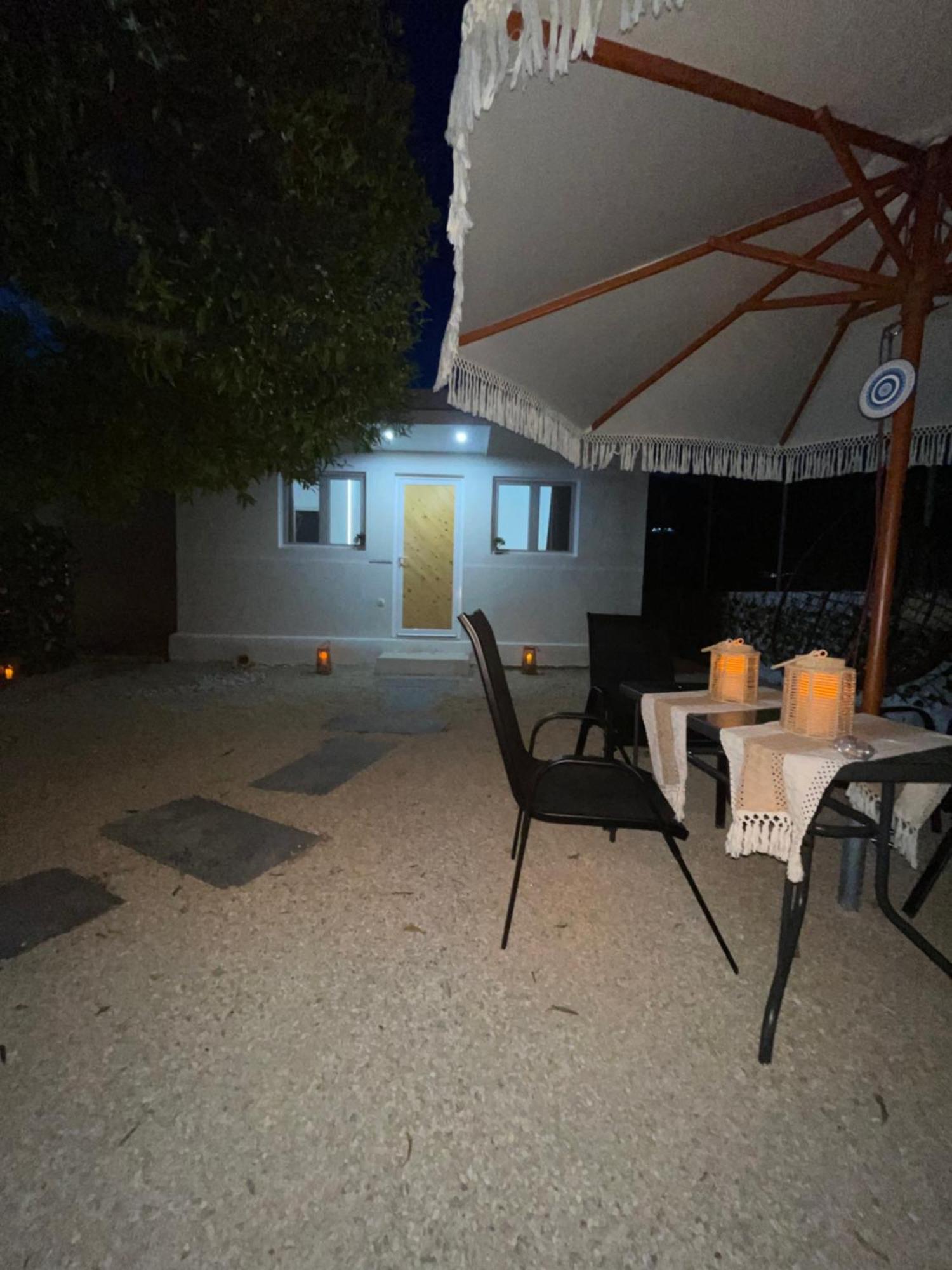 Little 2 * Himare